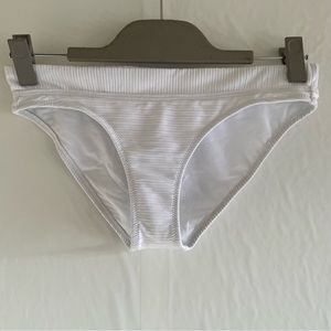Rip Curl White Bikini Button Size M NWOT